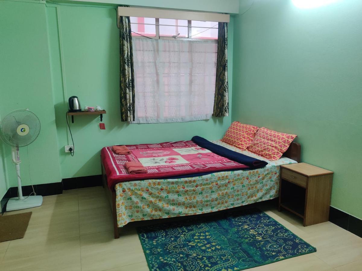 Travellers Bed And Breakfast Shillong Bagian luar foto
